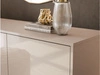 Dreitürige Kommode 154 cm Glamour-Stil auf schwarzfarbenen Metallbeinen Vivance Kaschmirglanz